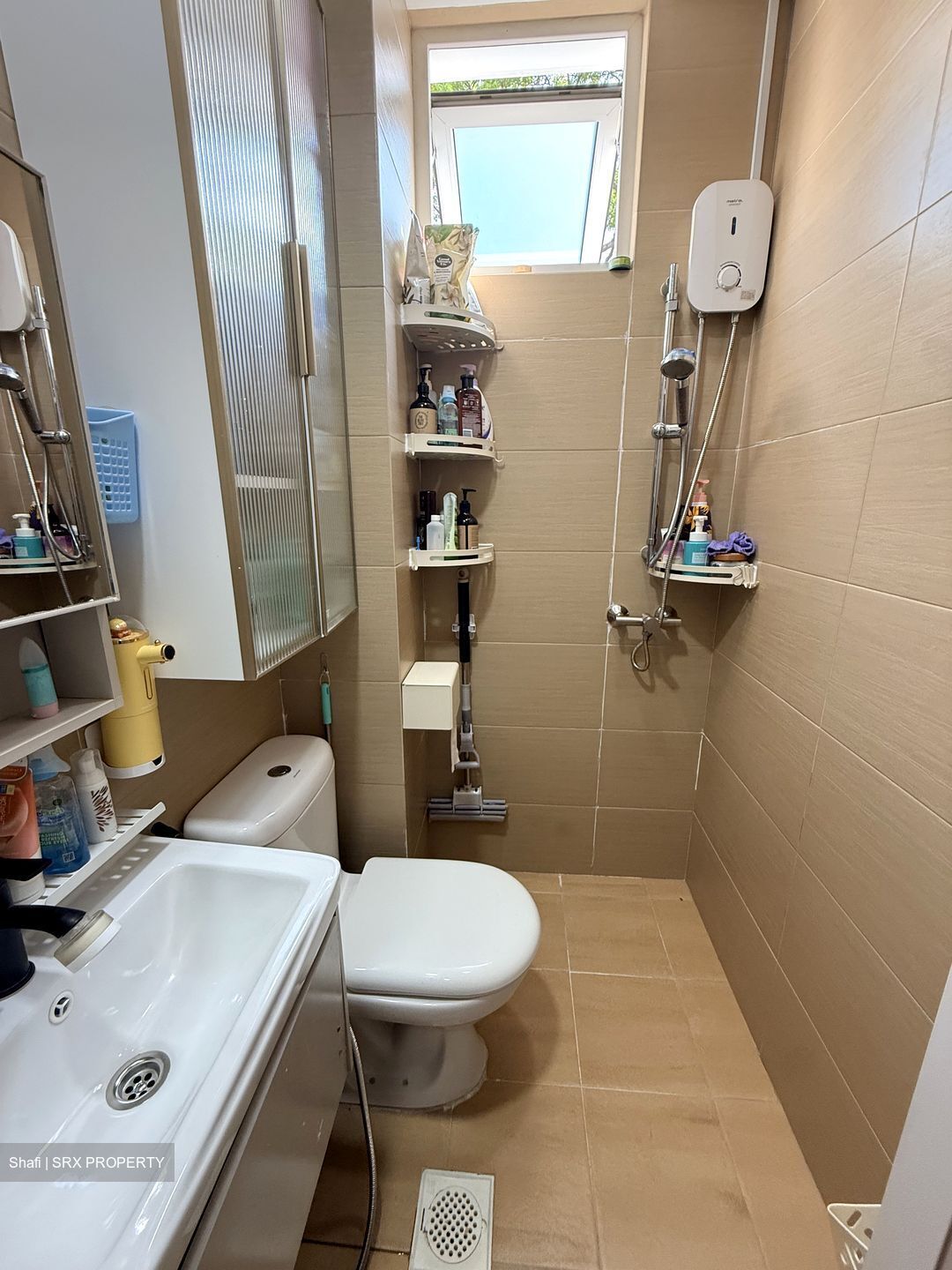 Joo Chiat Road (D15), Office #585033241